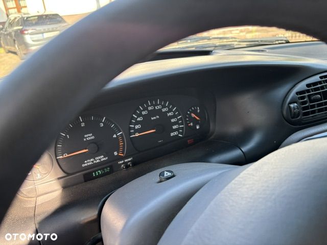 Chrysler Voyager LE 2.5L TD - 9