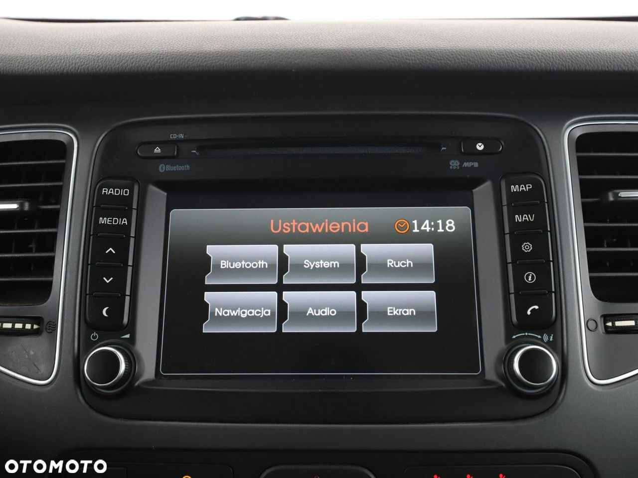 Kia Carens - 23