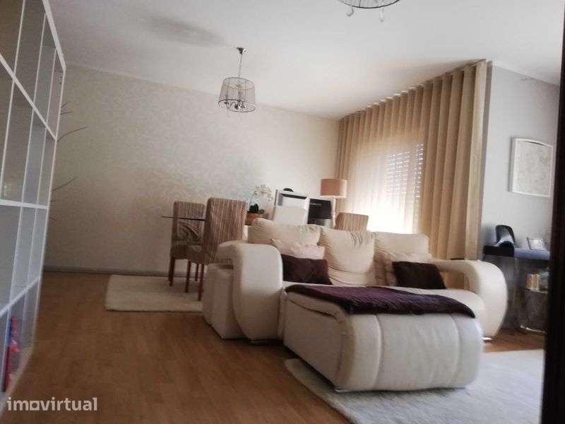 Apartamento T3 duplex Felgueiras com garagem e varanda - Grande imagem: 5/12