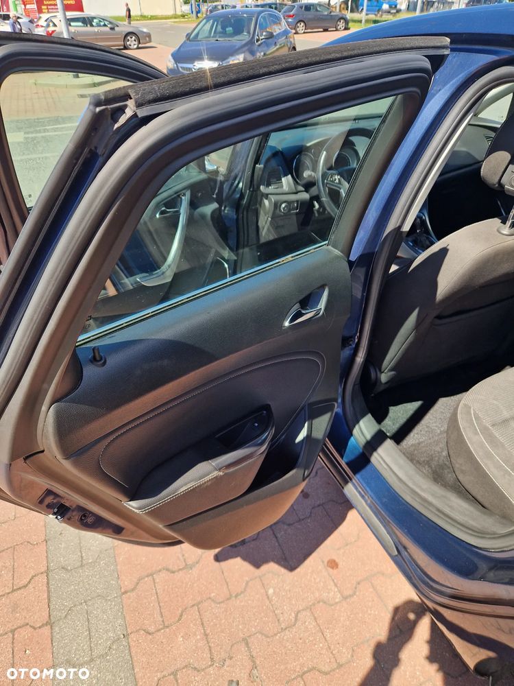 Opel Astra 1.4 T Cosmo - 11