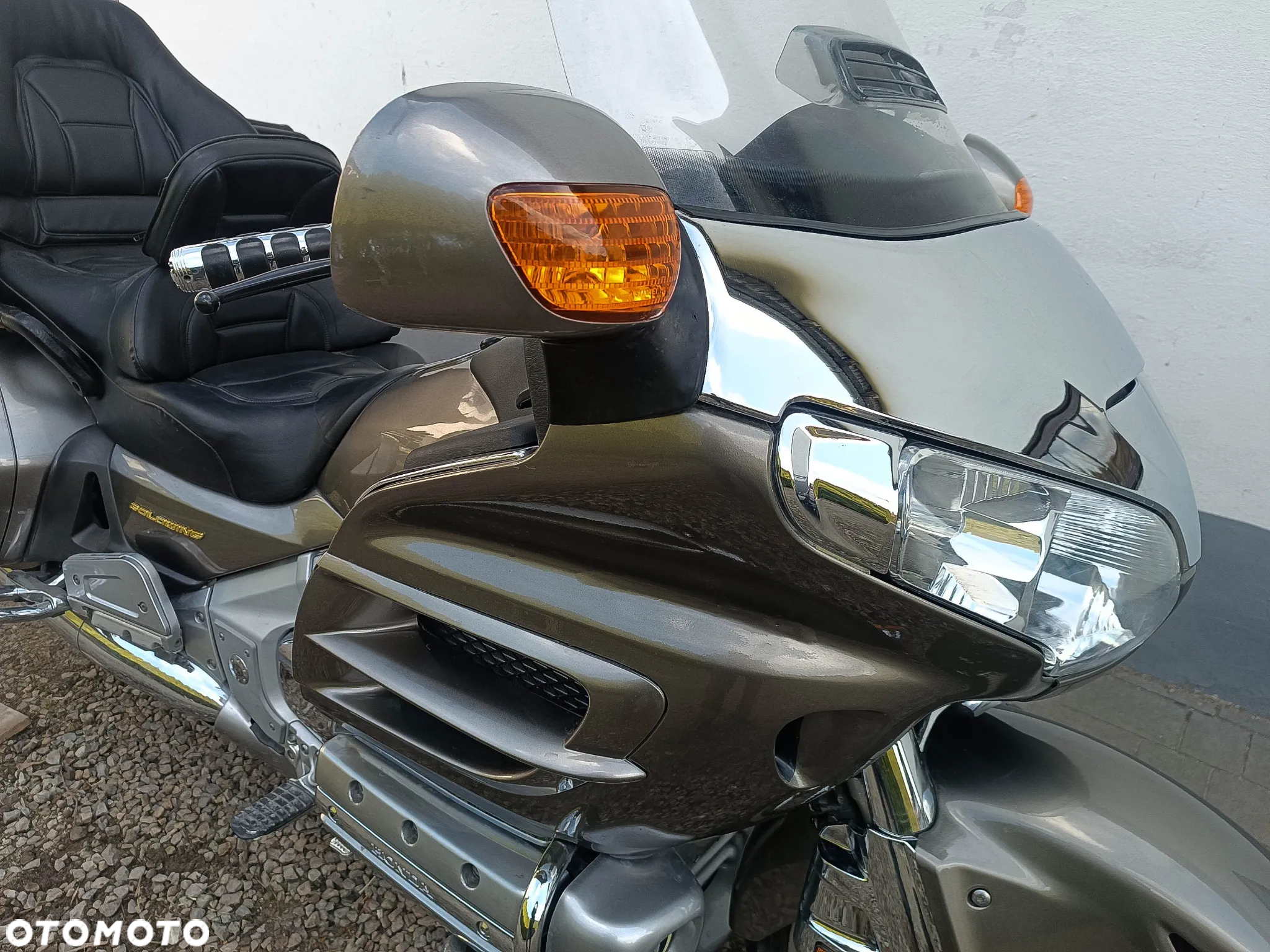 Honda GL - 24