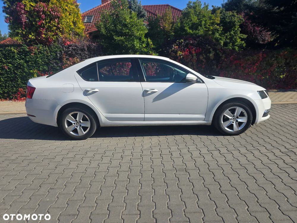 Skoda Octavia 1.6 TDI Ambition - 11
