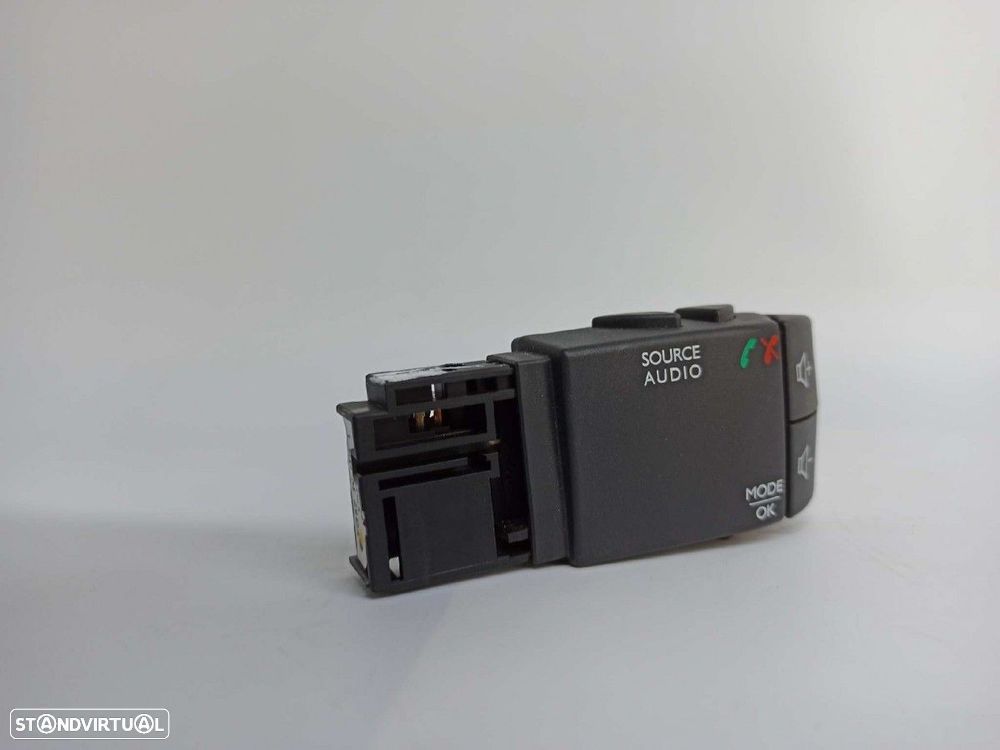 CONTROLE DO SISTEMA DE ÁUDIO / RÁDIO CD RENAULT CLIO IV DYNAMIQUE - 2