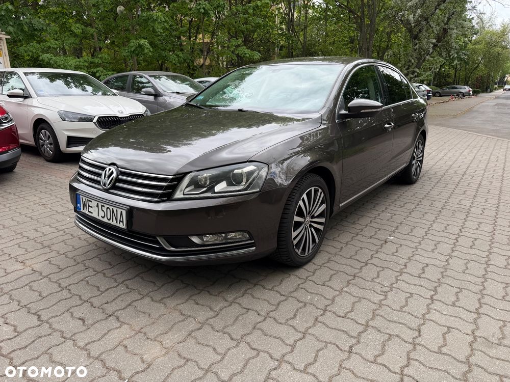Volkswagen Passat 2012 photo 2