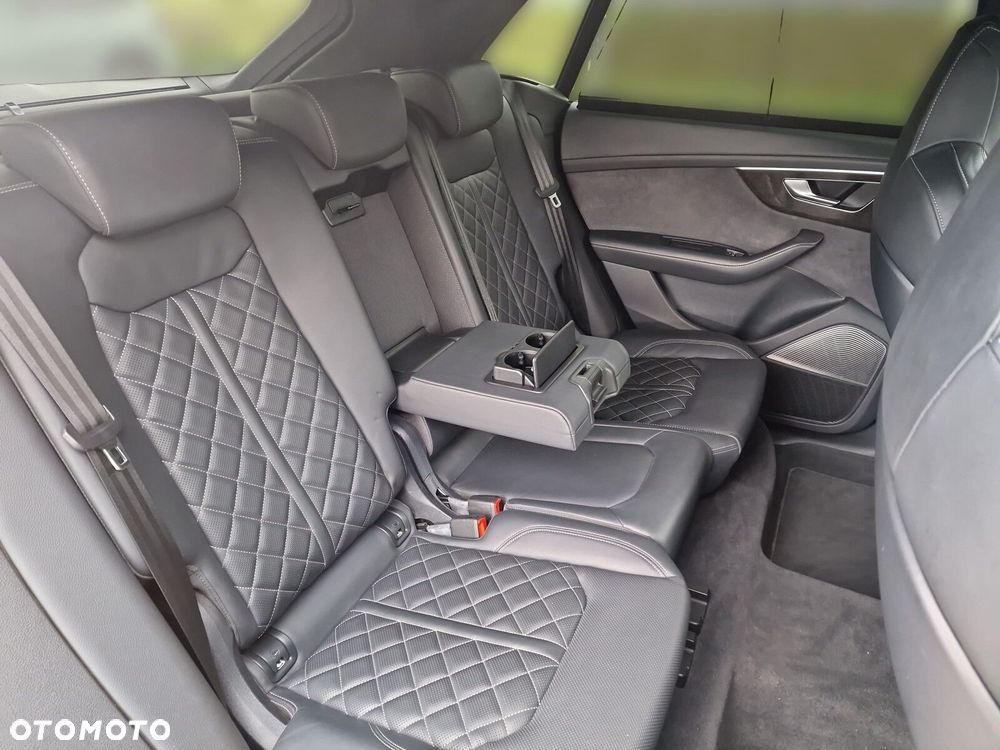 Audi Q8 55 TFSI mHEV Quattro Tiptronic - 12