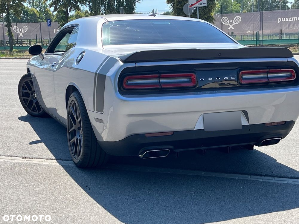 Dodge Challenger 6.4 Scat Pack - 2