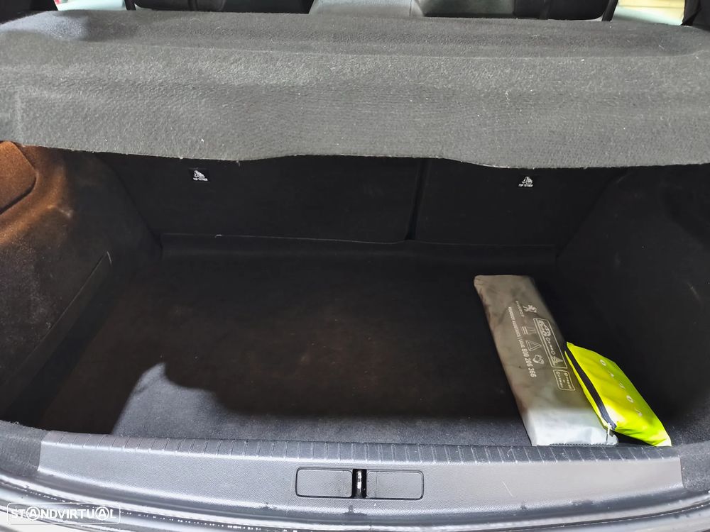 Peugeot 208 1.5 BlueHDi Allure - 4