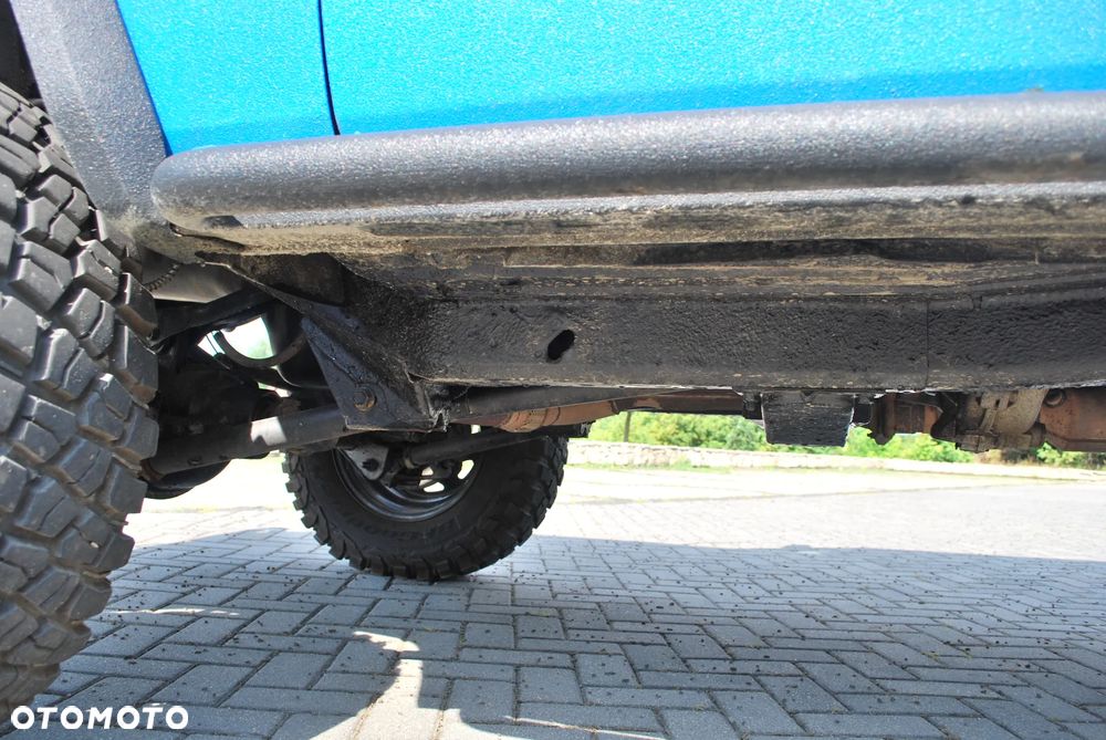 Jeep Cherokee - 30