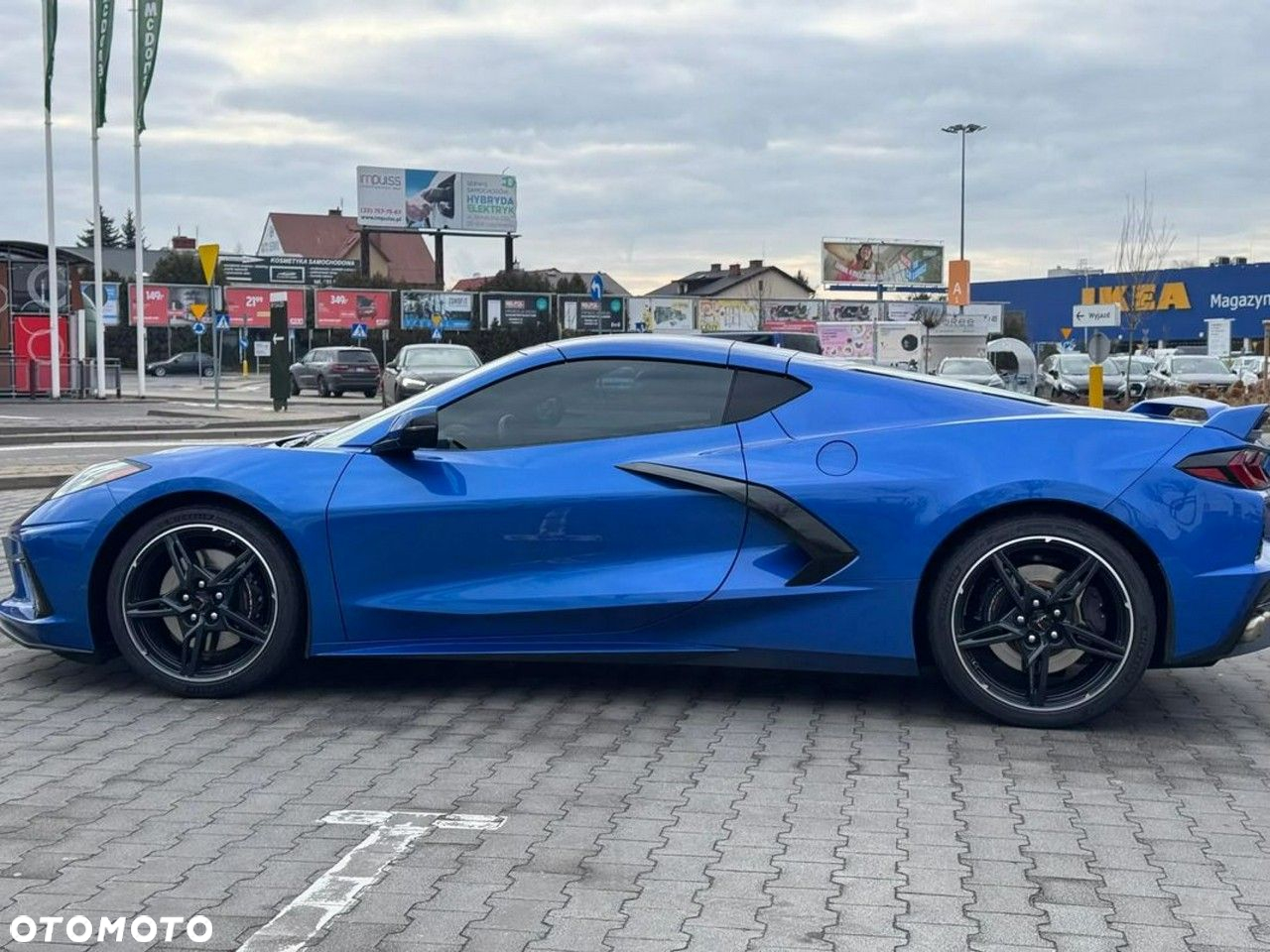 Chevrolet Corvette - 21