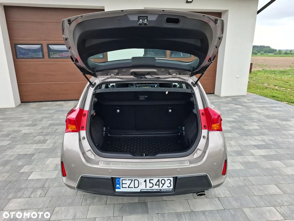 Toyota Auris 2.0 D-4D Executive - 22