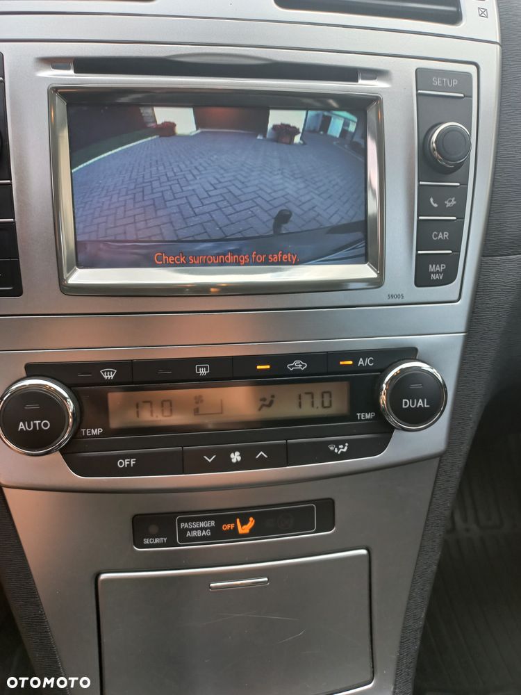 Toyota Avensis 2.0 D-4D - 19