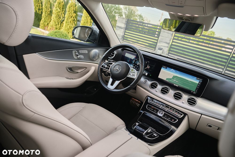 Mercedes-Benz Klasa E 220 d 4-Matic 9G-TRONIC - 3