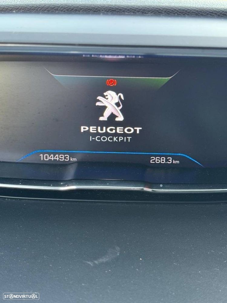 Peugeot 3008 1.6 Hybrid GT Pack e-EAT8 - 28