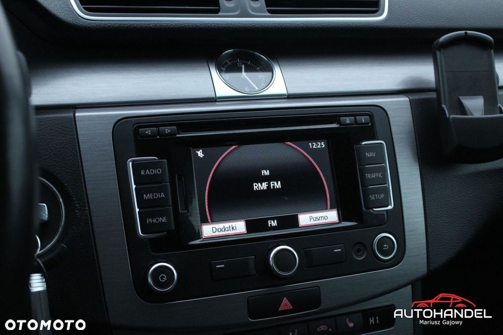 Volkswagen Passat - 14