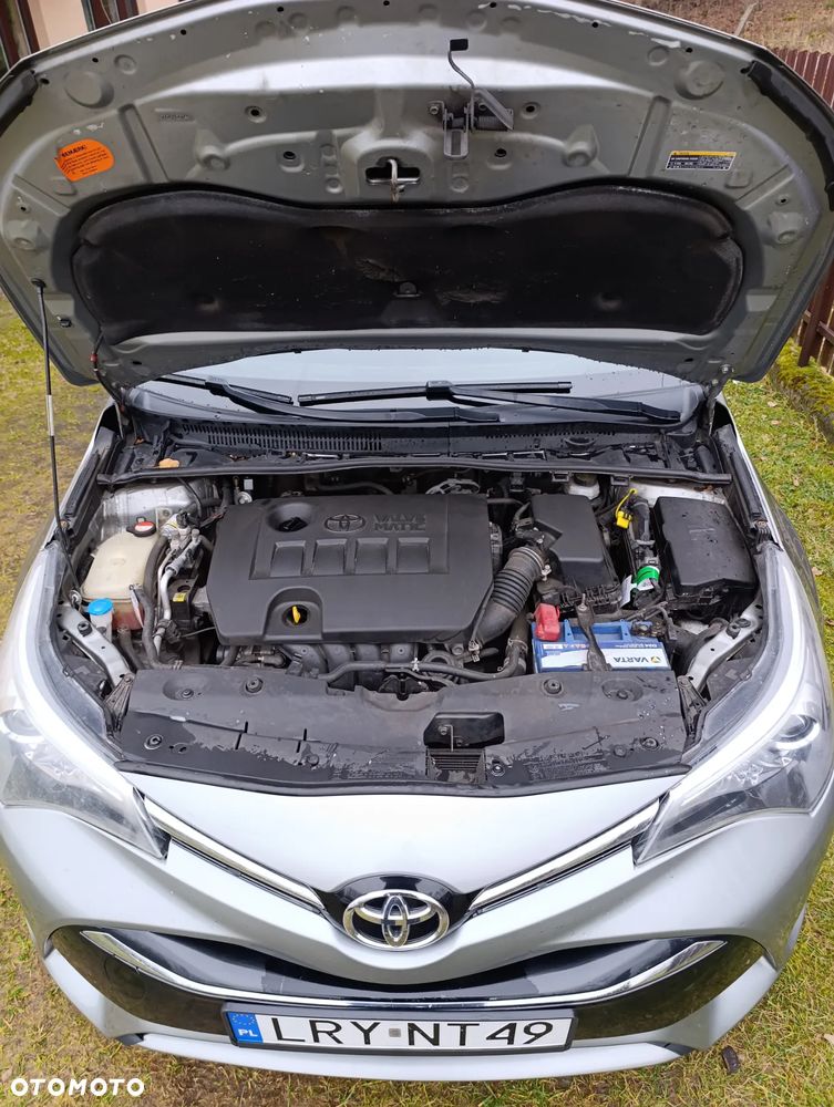 Toyota Avensis 1.8 Comfort - 14