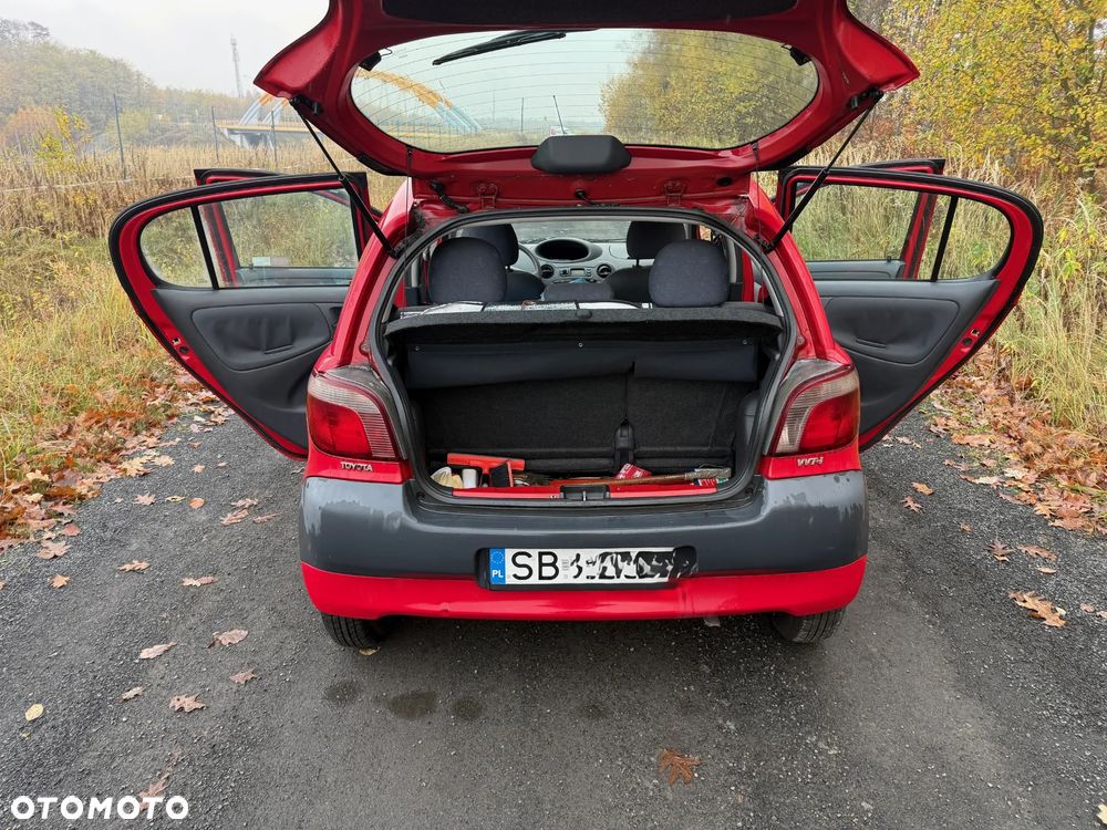 Toyota Yaris 1.0 Base - 12