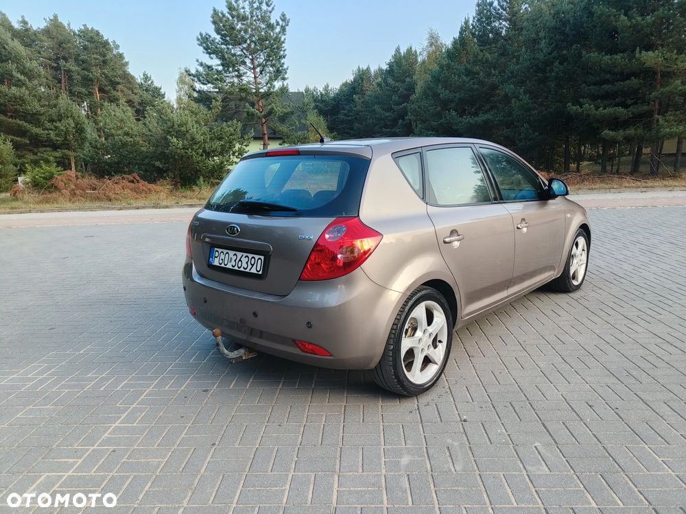 Kia Ceed Cee'd 2.0 crdi Optimum + - 3