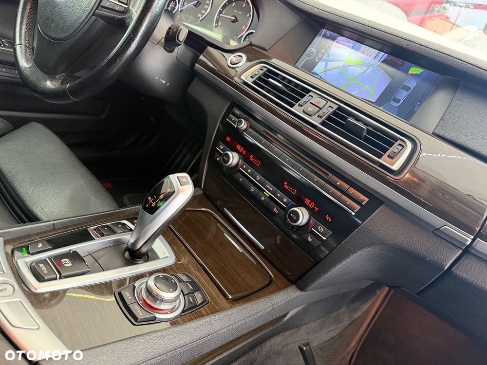 BMW Seria 7 730d - 27