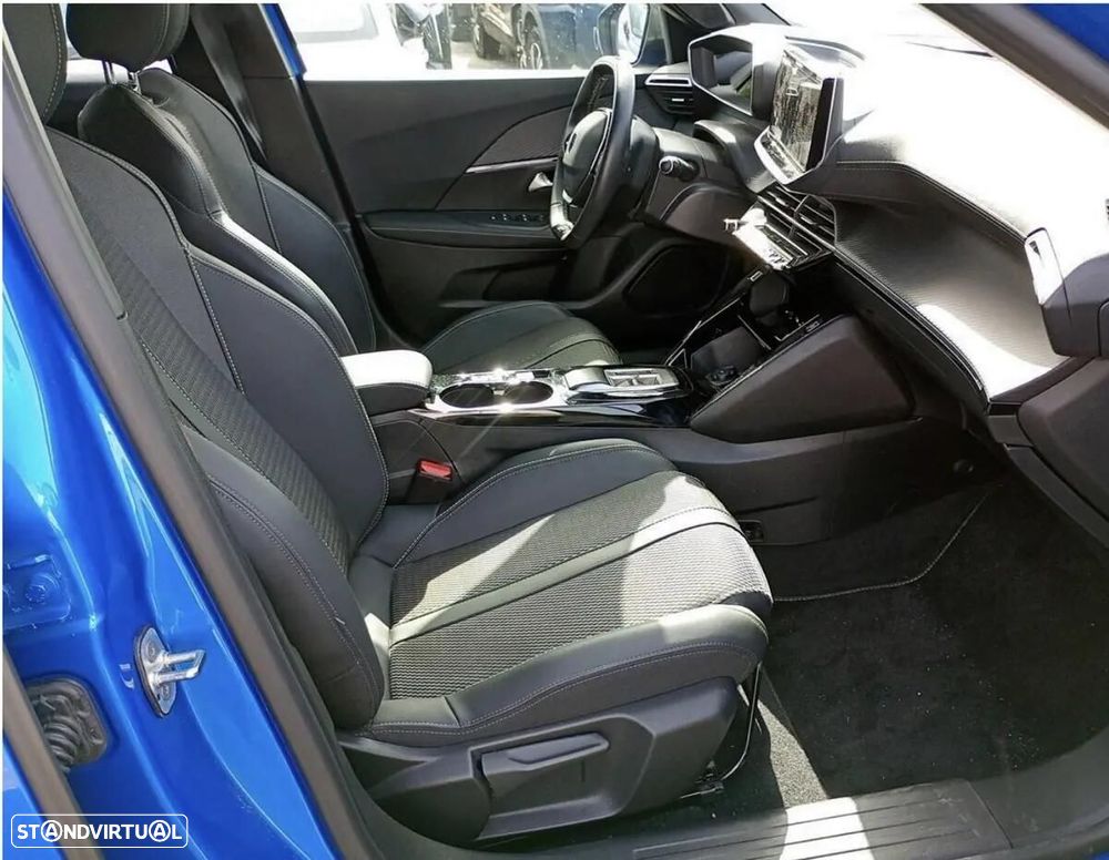 Peugeot e-2008 50 kWh GT - 13