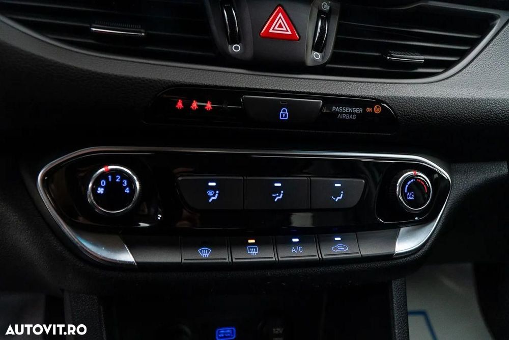 Hyundai i30 1.5 110CP 5DR M/T Comfort - 12