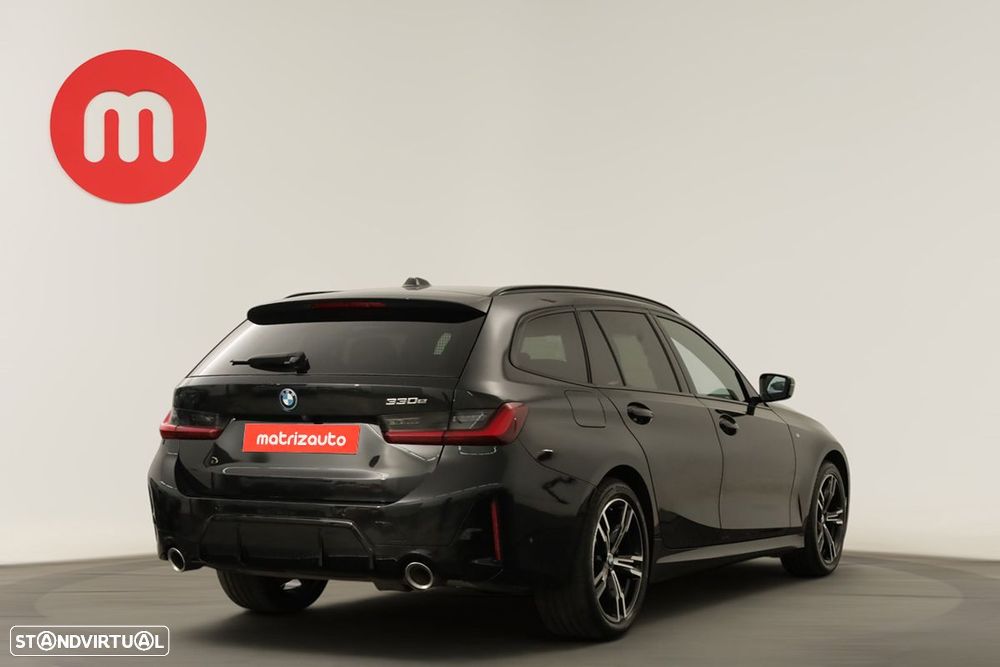 BMW 330 e Edição Desportiva M Auto - 4