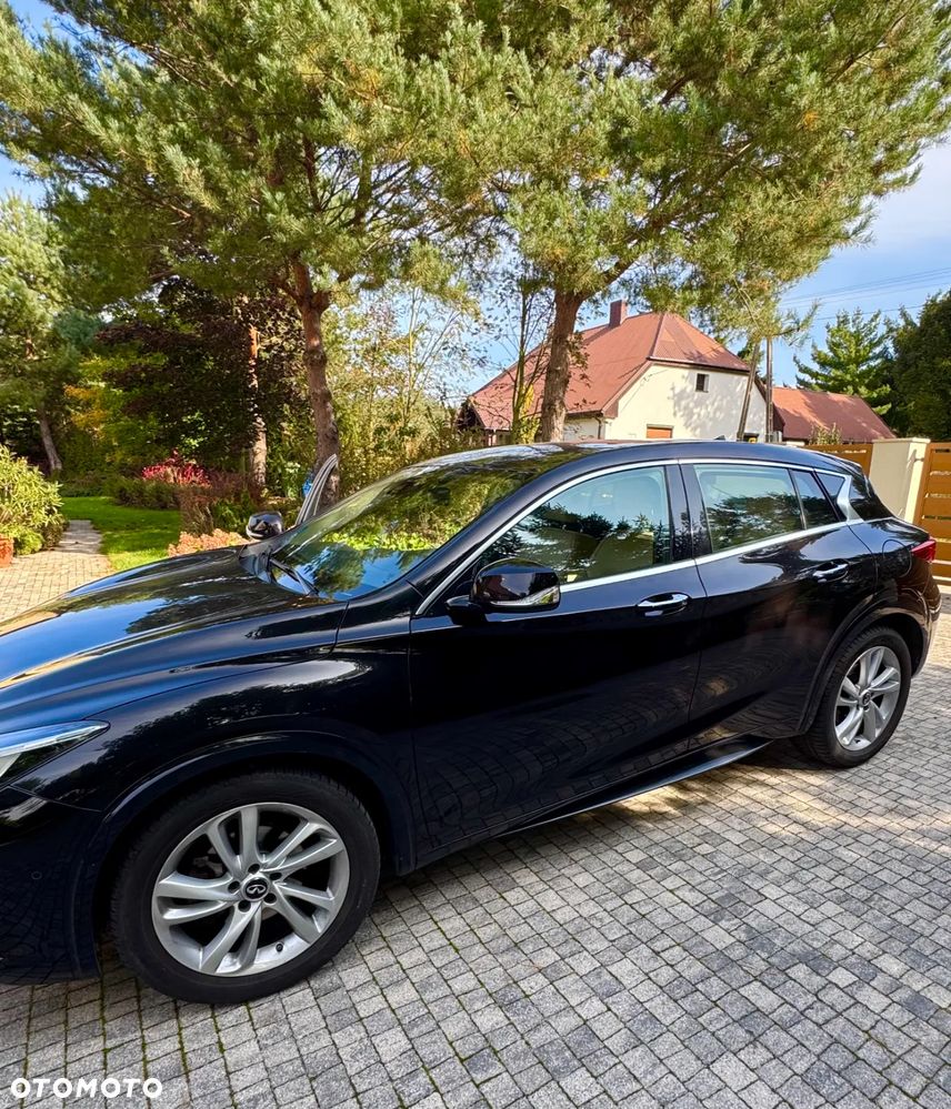 Infiniti Q30 - 5