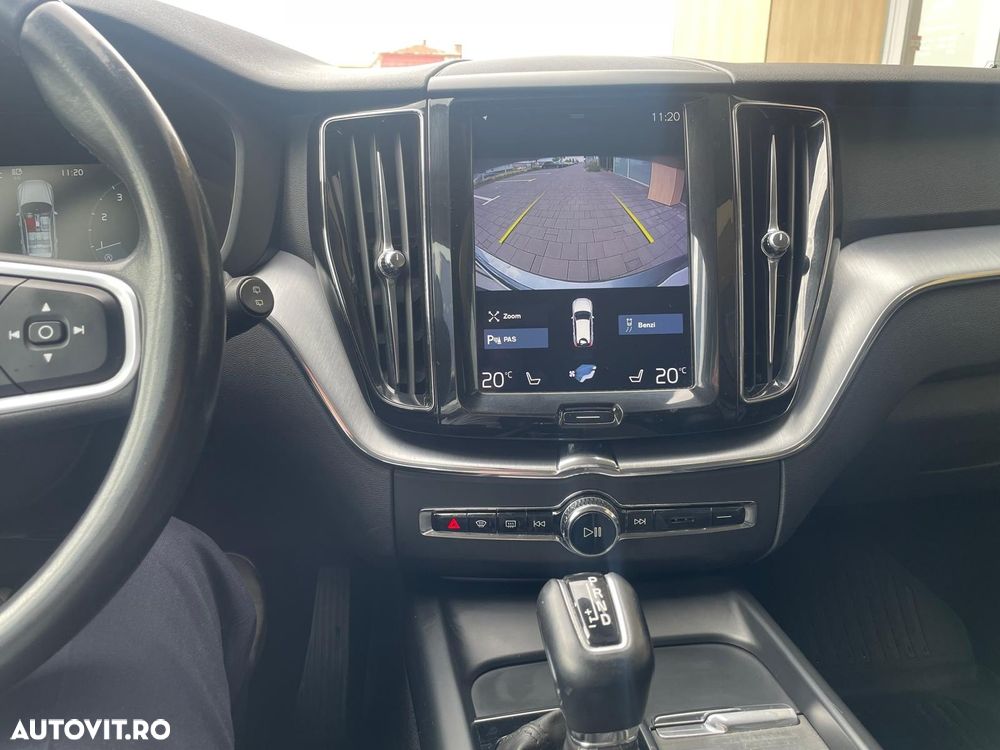Volvo XC 60 T5 AWD Momentum Pro - 12