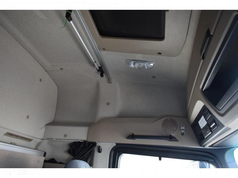 Mercedes-Benz Actros - 32