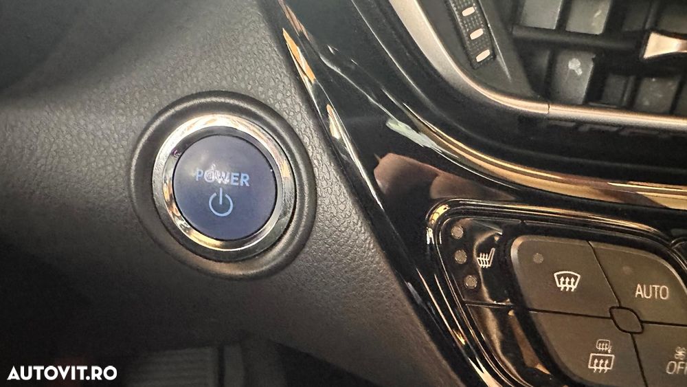 Toyota C-HR - 12