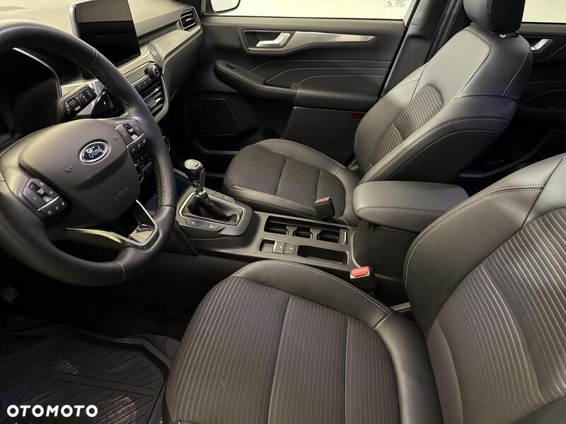 Ford Kuga - 12
