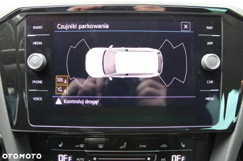 Volkswagen Passat - 18