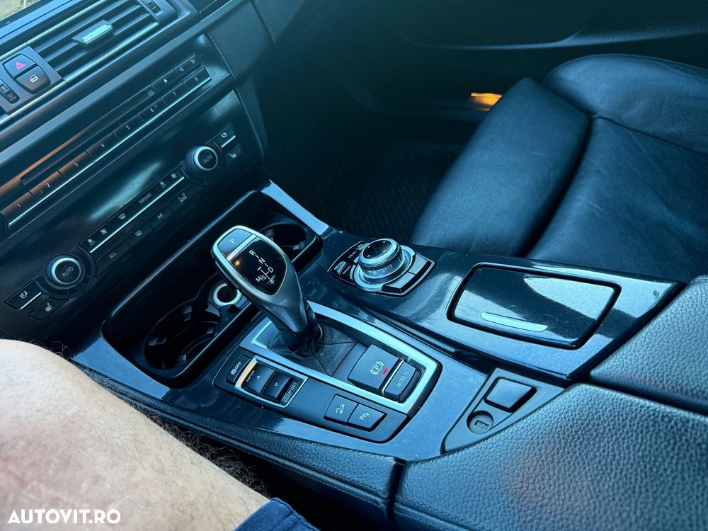 BMW Seria 5 535d xDrive AT - 24