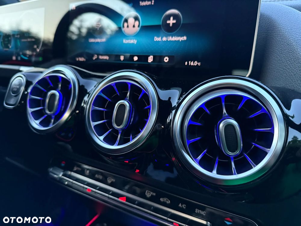 Mercedes-Benz GLA - 19