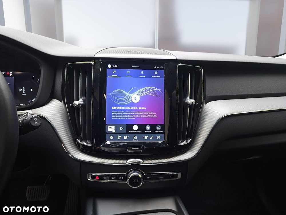 Volvo XC 60 B4 D Plus Dark - 13