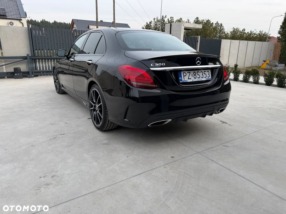 Mercedes-Benz Klasa C 300 9G-TRONIC AMG Line - 4