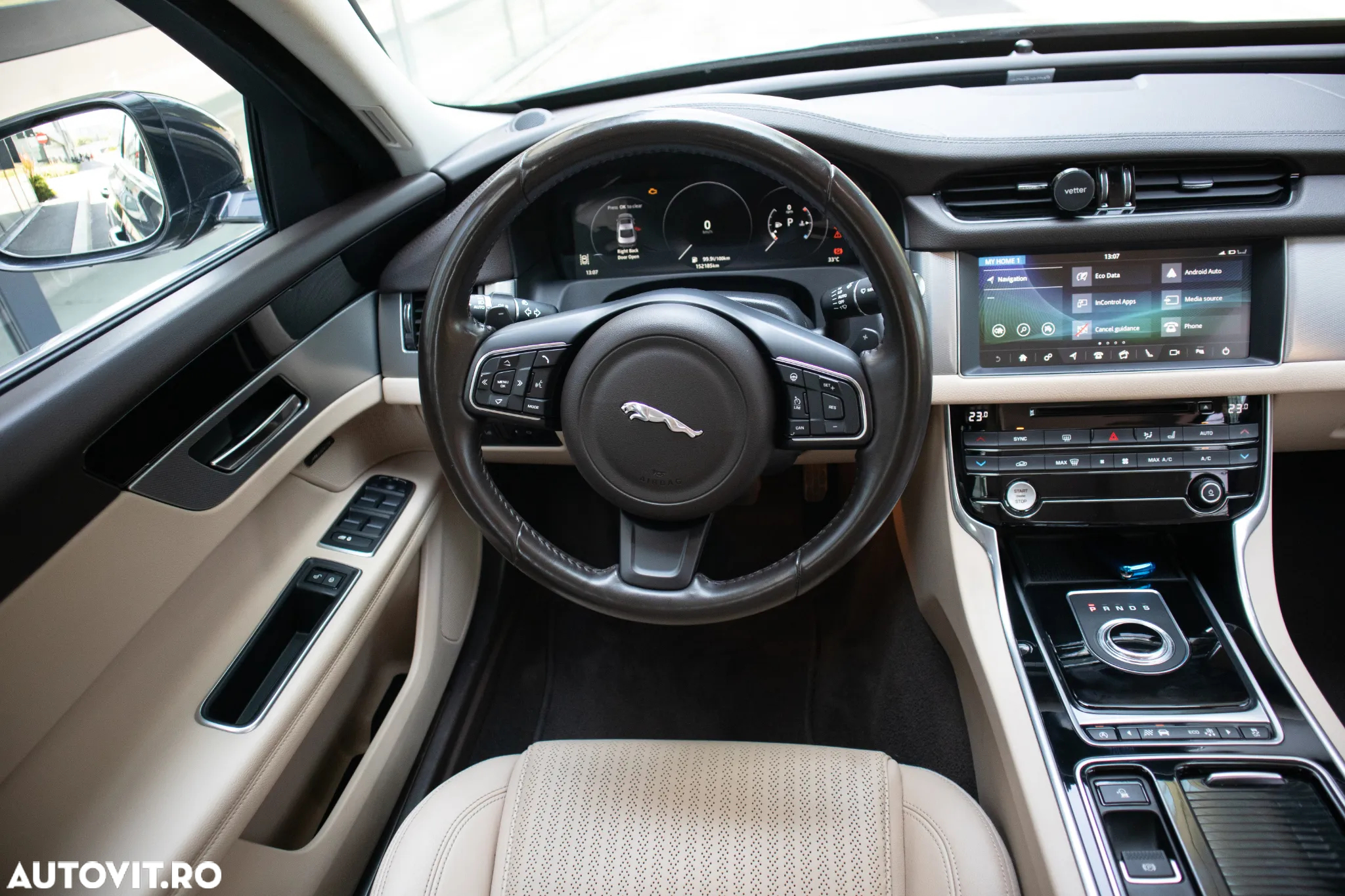 Jaguar XF 20d RWD E-Performance Portfolio - 18
