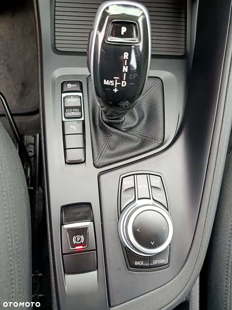 BMW X1 sDrive18i Sport Line - 17