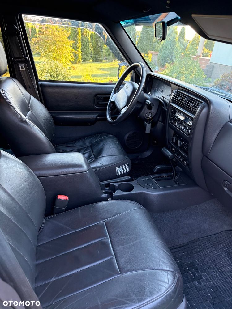 Jeep Cherokee 4.0 Sport - 4