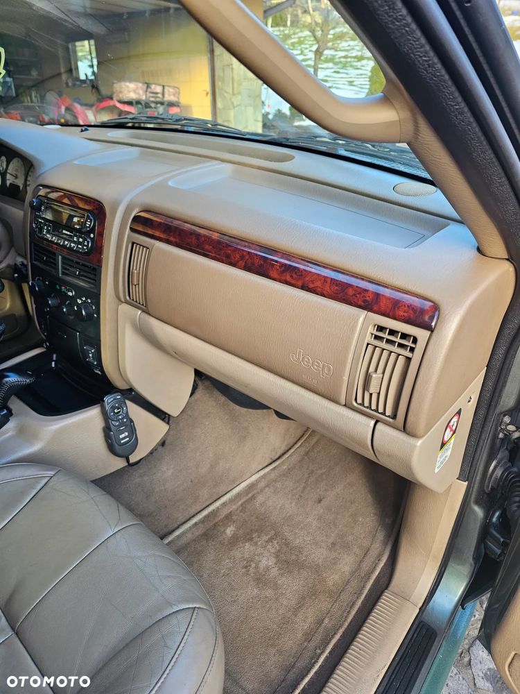 Jeep Grand Cherokee - 18