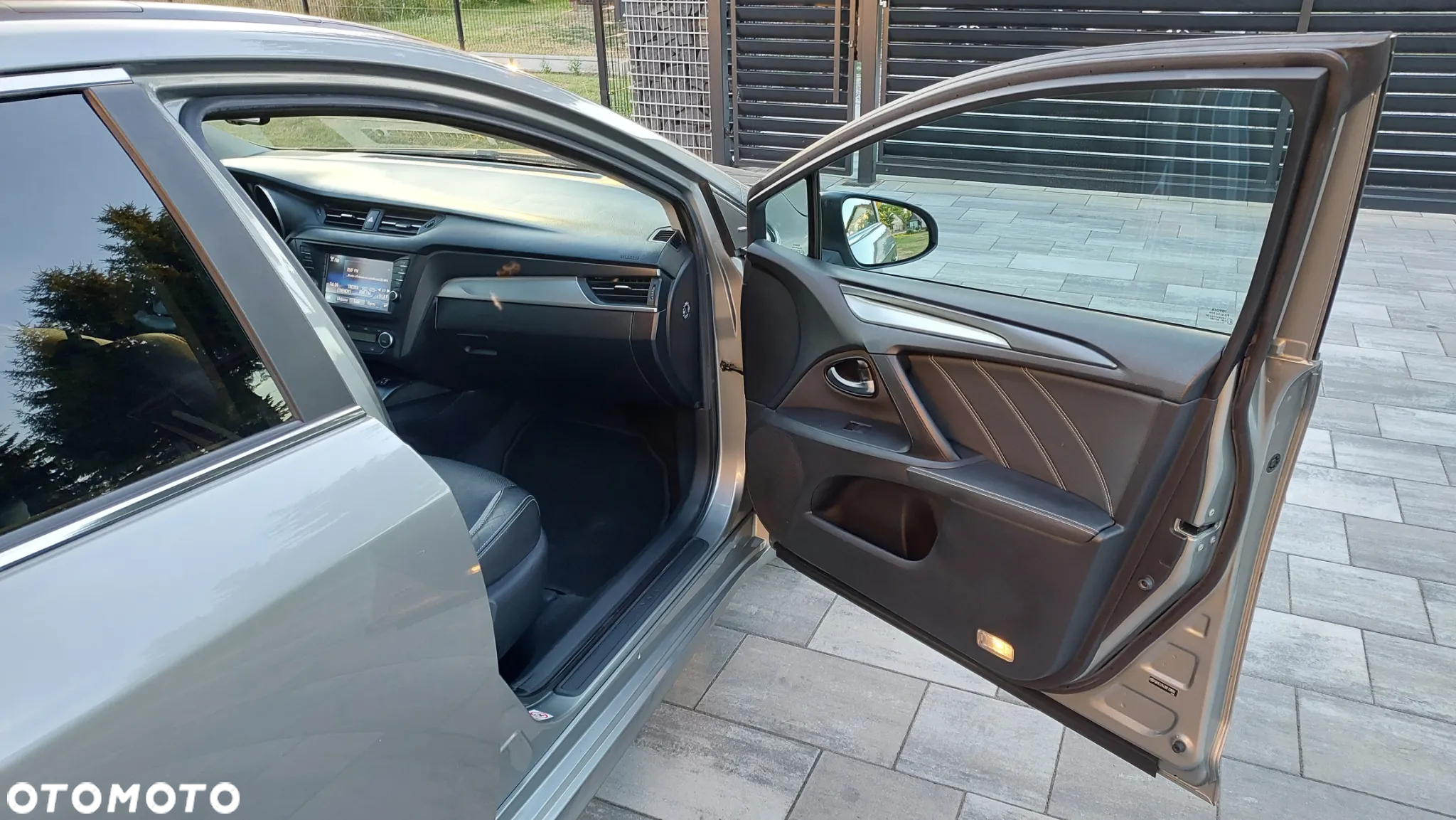 Toyota Avensis - 24