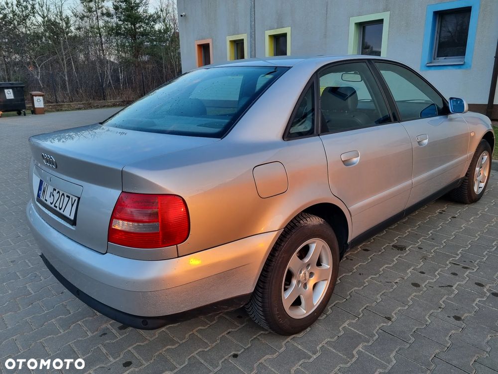 Audi A4 Limousine - 13