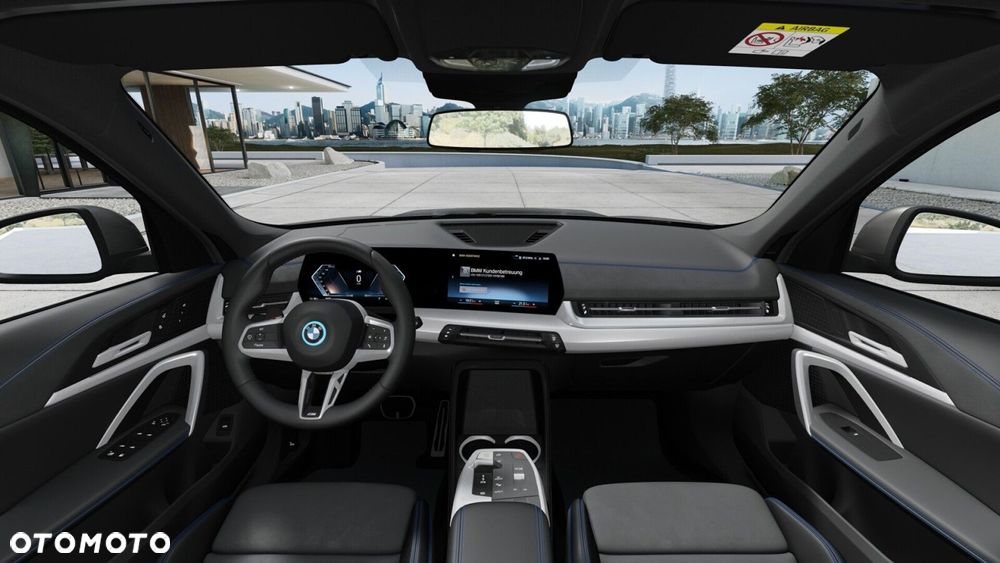 BMW iX1 - 9