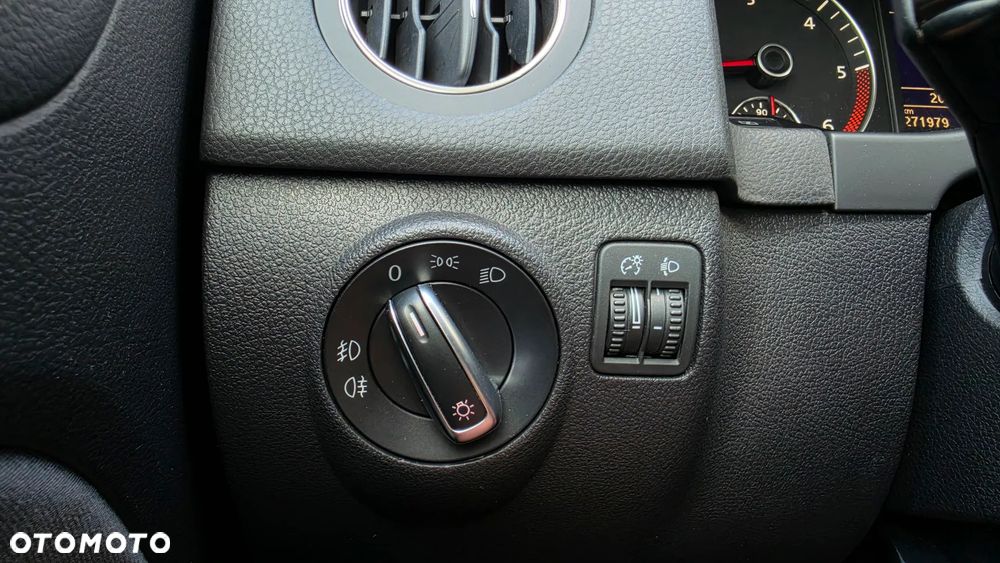 Volkswagen Golf Plus 2.0 TDI Highline DSG - 33
