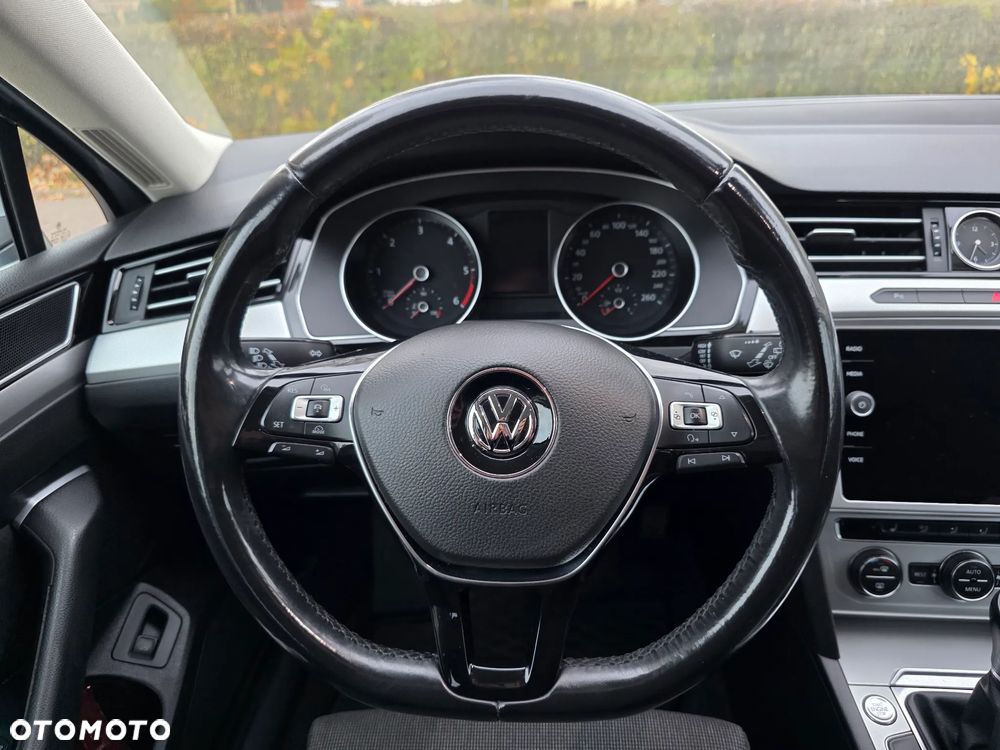 Volkswagen Passat Variant ver-variant-2-0-tdi-bluemotion-technology-comfortline - 10