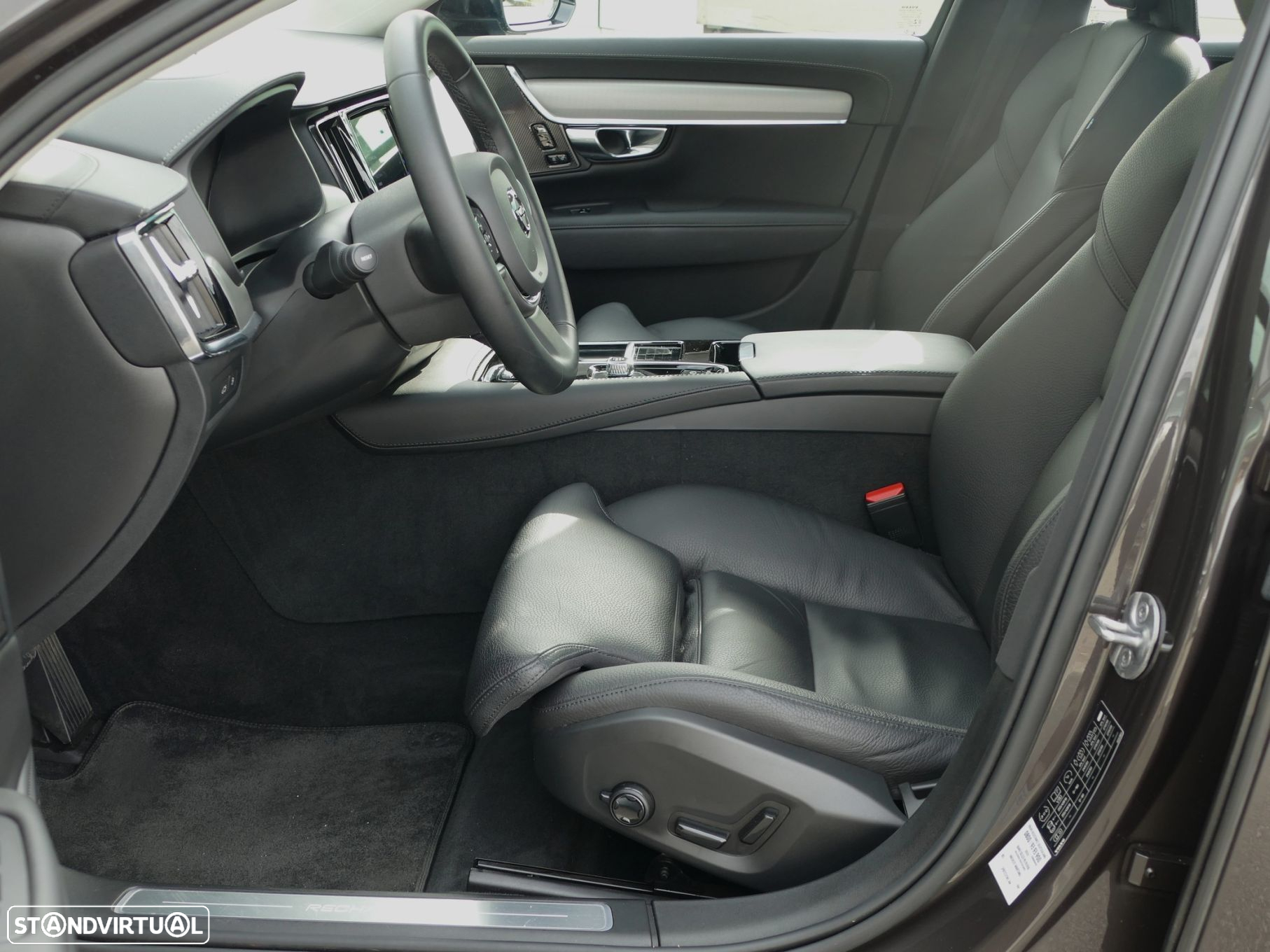 Volvo V90 2.0 T8 PHEV Plus Dark AWD - 13
