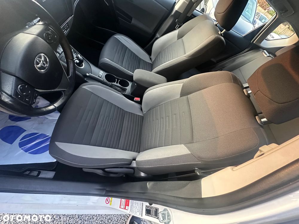 Toyota Auris Hybrid 135 Premium - 25