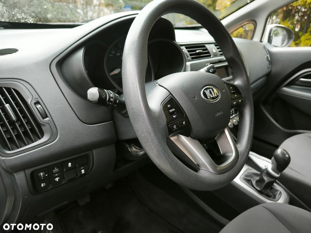 Kia Rio 1.1 CRDI Attract - 19