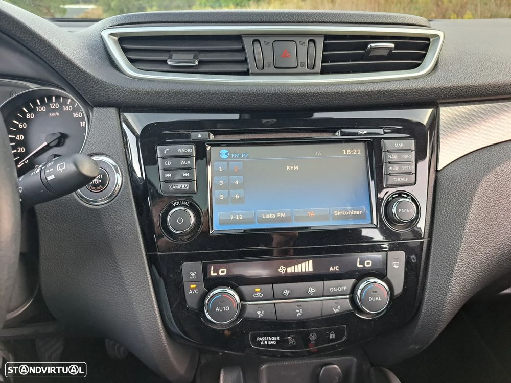Nissan Qashqai 1.5 dCi N-Connecta J18+Led - 27
