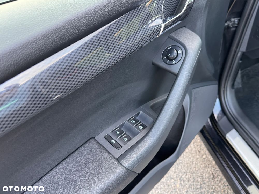 Skoda Octavia 2.0 TDI RS DSG - 33