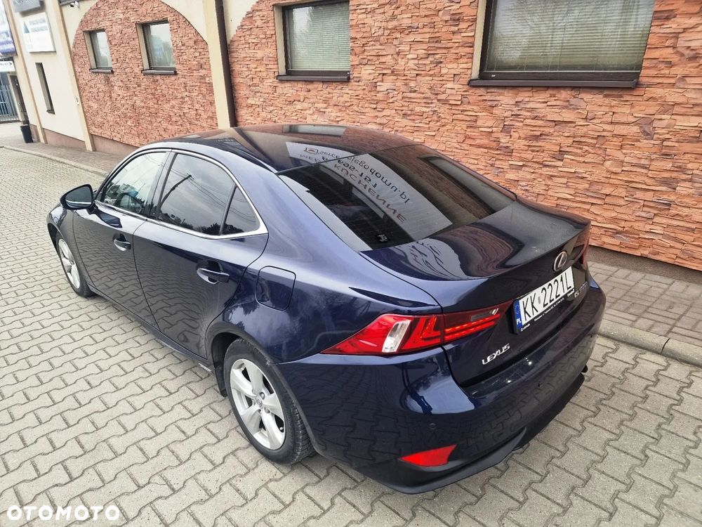 Lexus IS 300h Elegance - 8